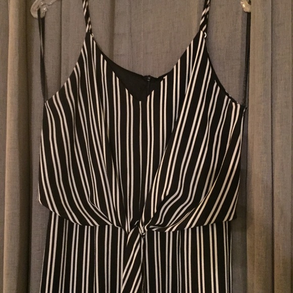 L~ *Jumper* Blk&Wht Striped w/ Adjustable Straps - Picture 12 of 12